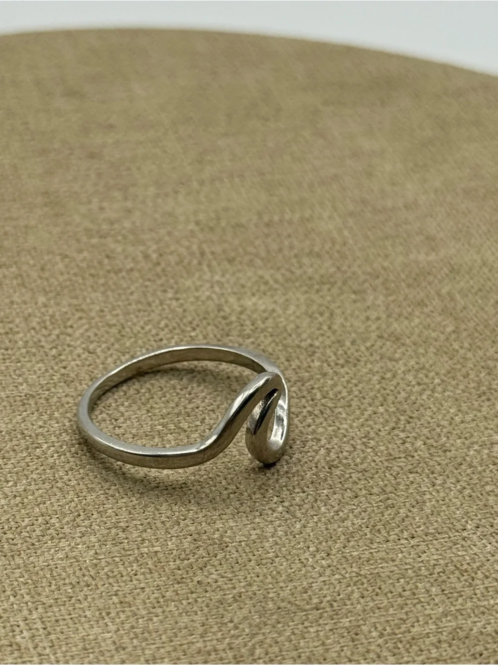 Silver Wave Ring - women Minimalist Band